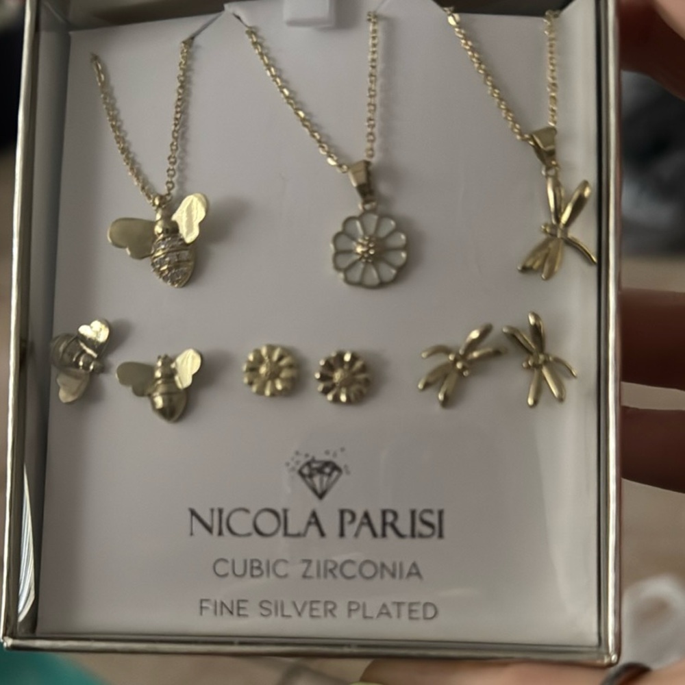 NIB Jewelry Set